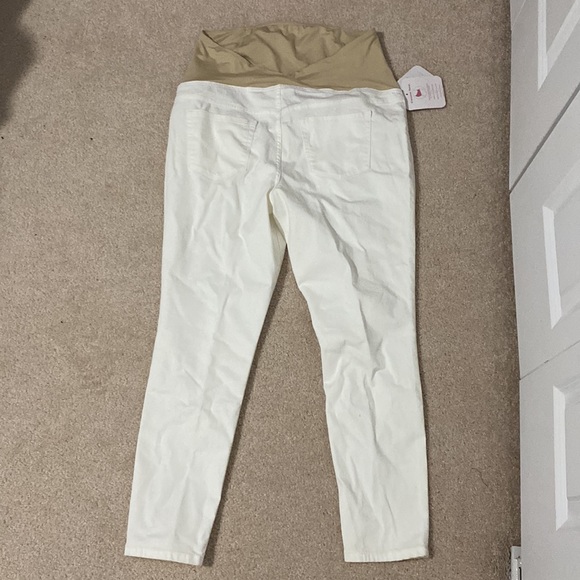 White maternity capris - Picture 4 of 4